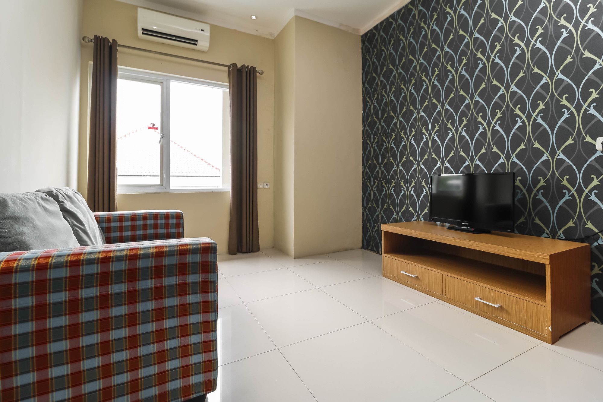 Reddoorz Plus Near Pantai Losari Макасар Экстерьер фото