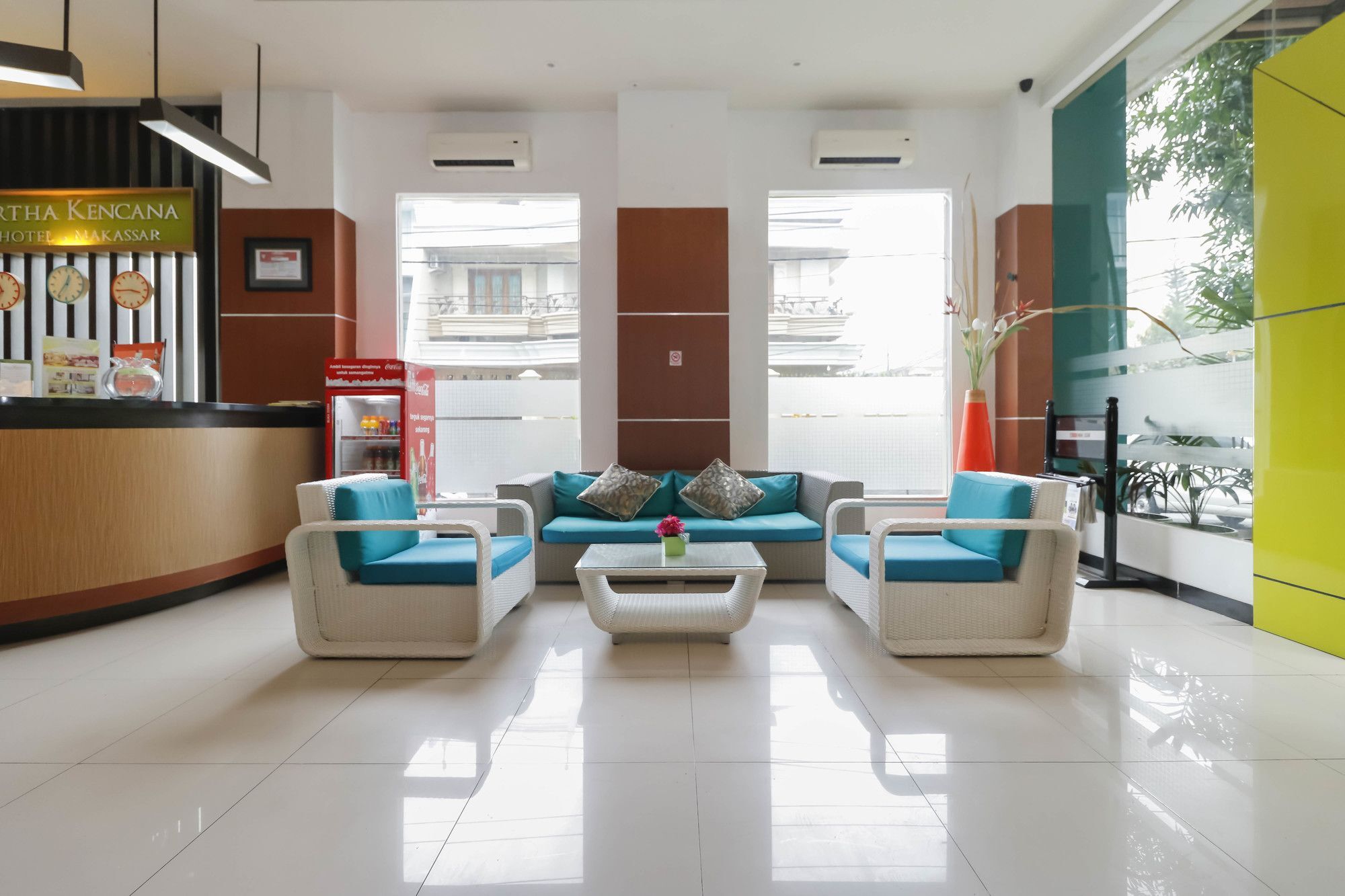 Reddoorz Plus Near Pantai Losari Макасар Экстерьер фото